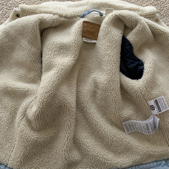 NWOT Levi’s Original Sherpa Trucker Jacket - Picture 5 of 6